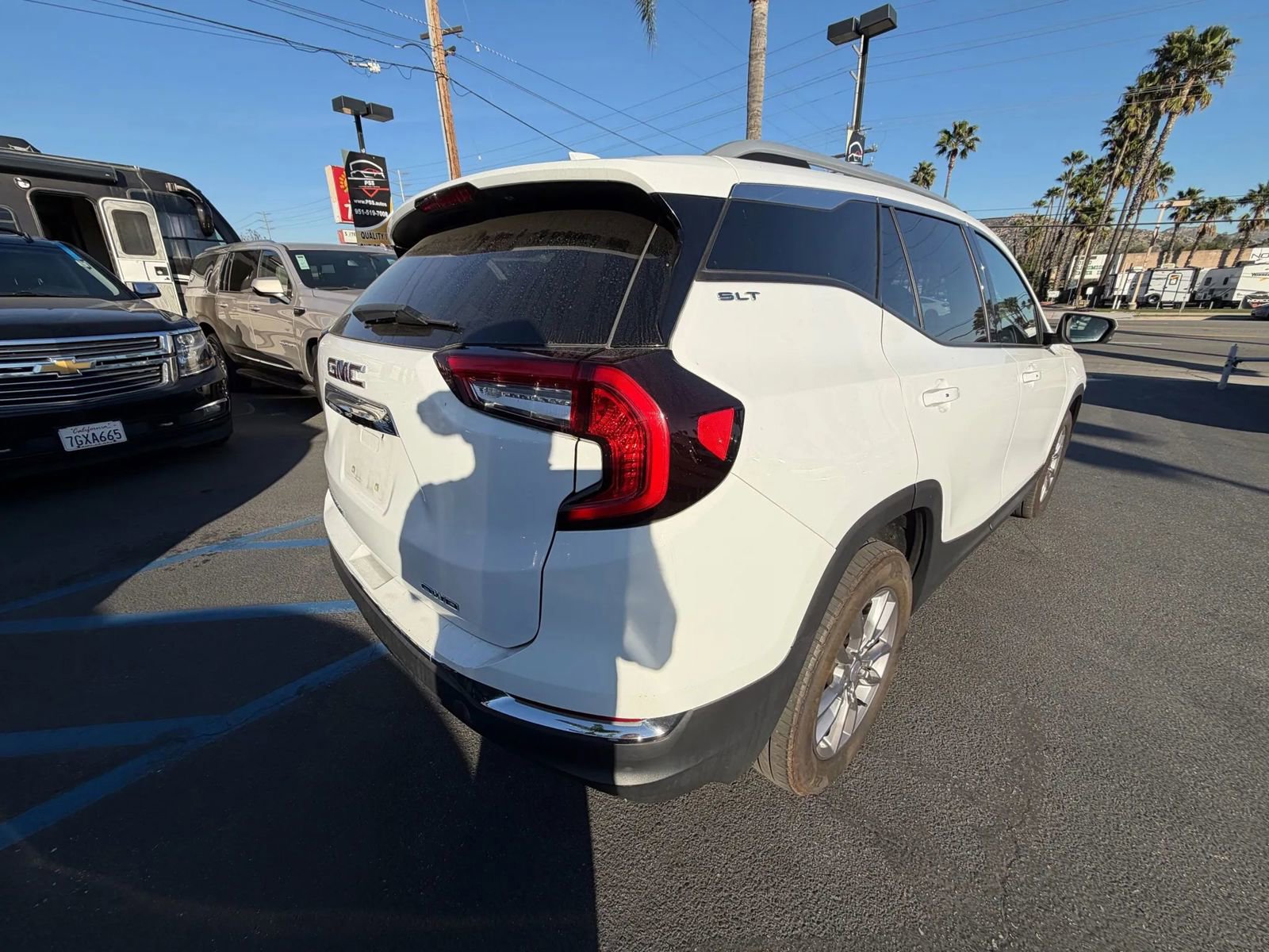 Used 2022 GMC Terrain SLT image 8