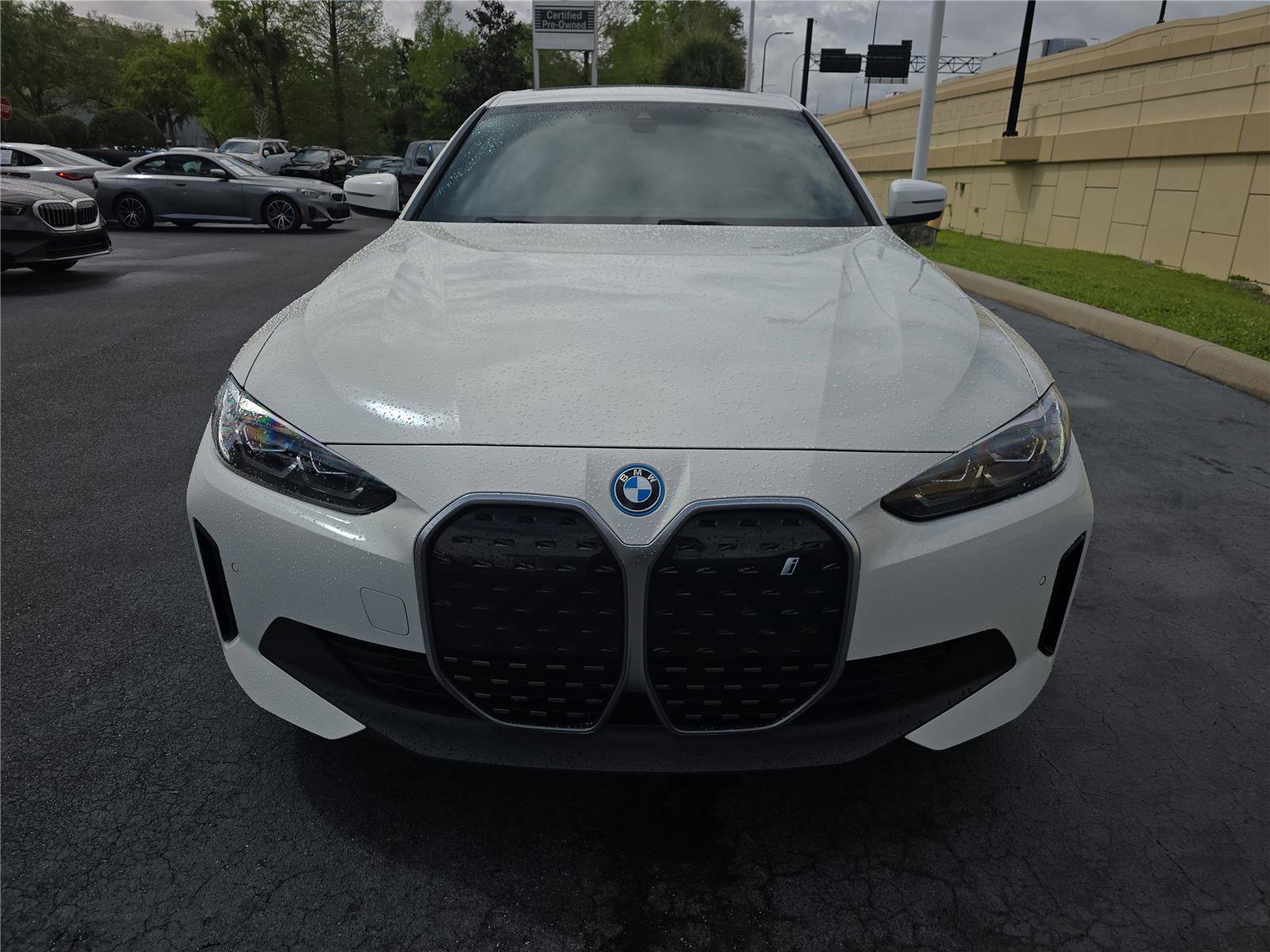 Used 2023 BMW i4 eDrive40 image 2