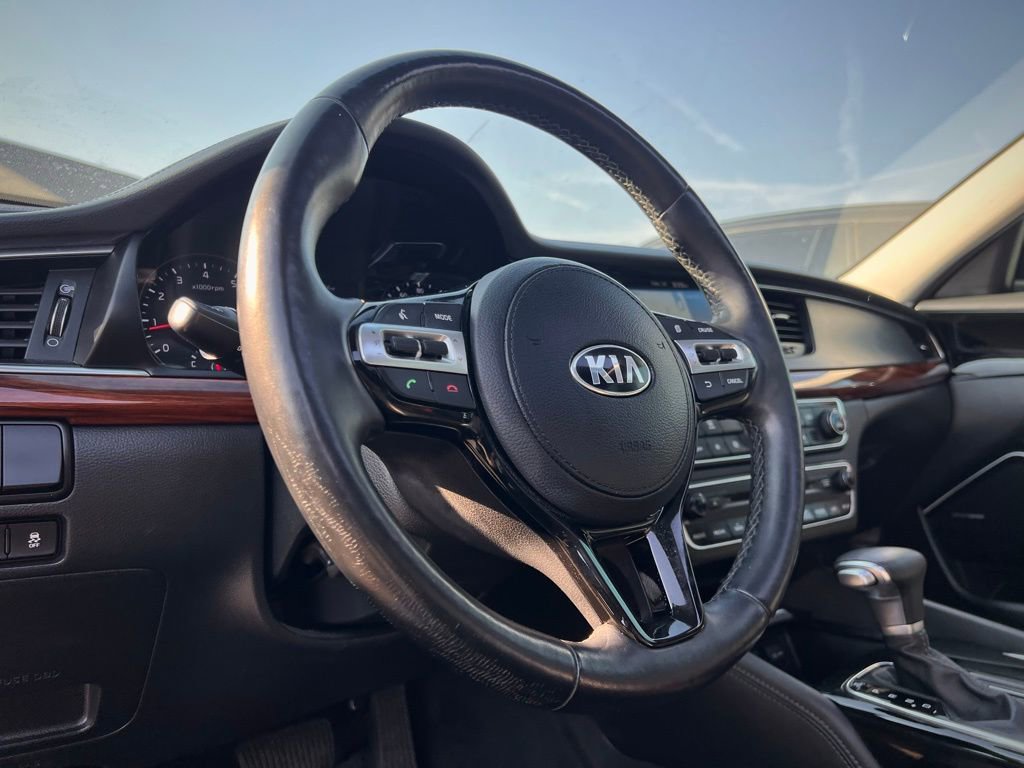 Used 2017 Kia Cadenza Premium w/ Luxury Package image 57