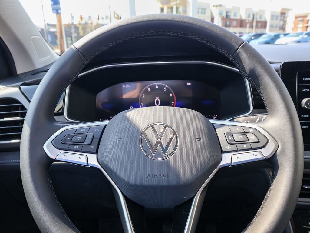 New 2026 Volkswagen Taos SE image 21