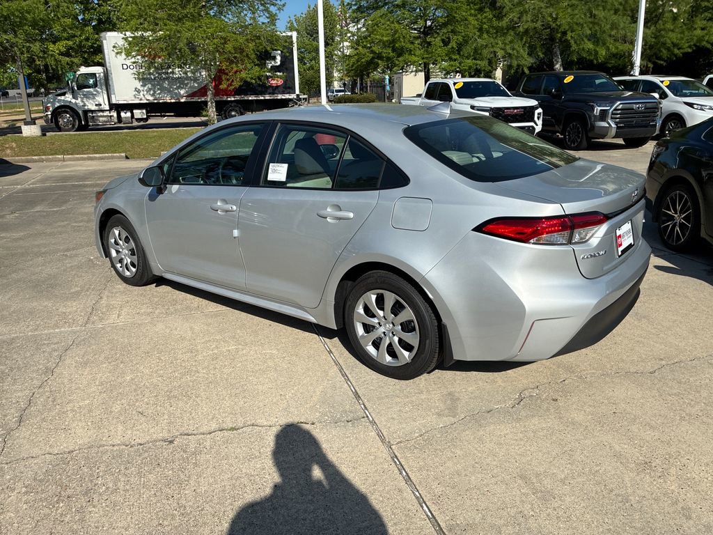 New 2026 Toyota Corolla LE FWD image 3