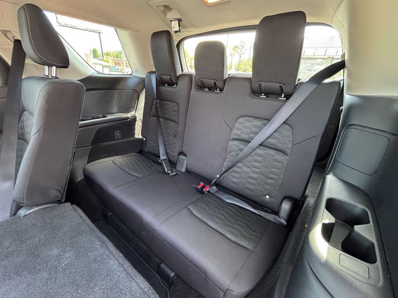 Used 2025 Nissan Pathfinder SV image 34