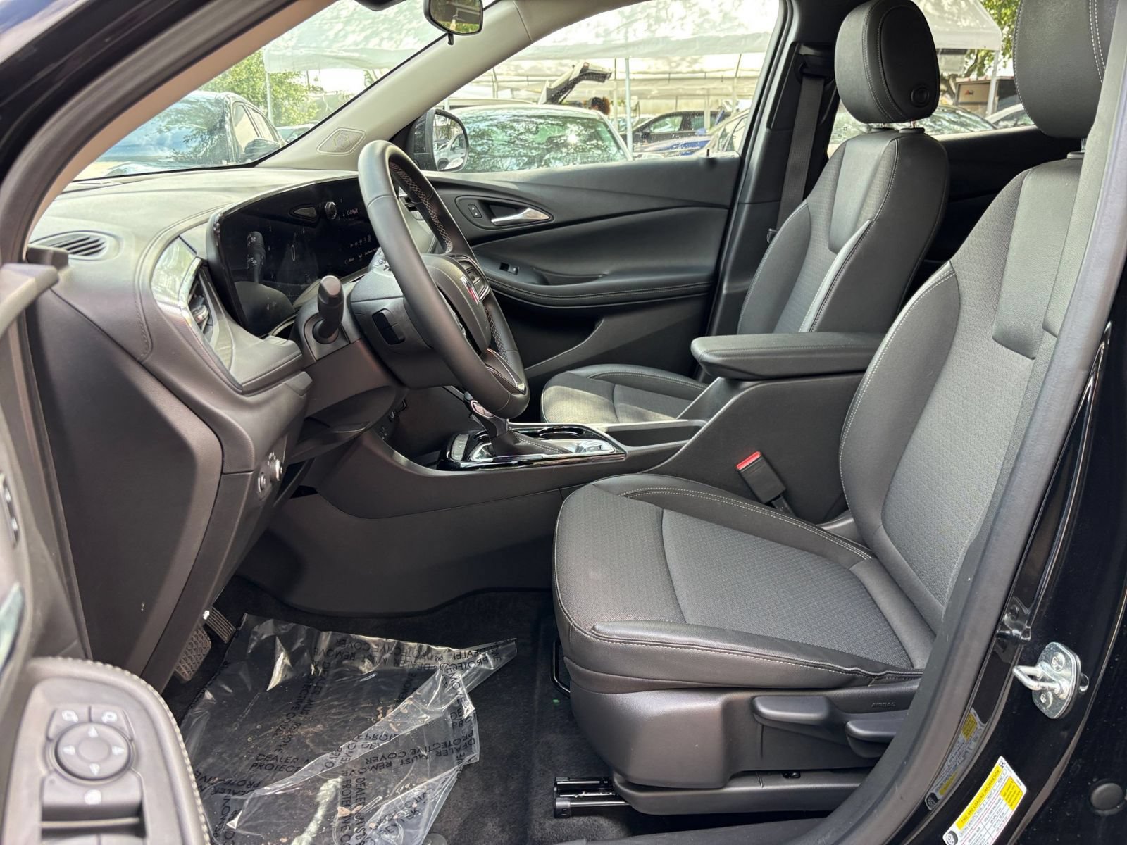 Used 2025 Buick Encore GX Preferred FWD image 25