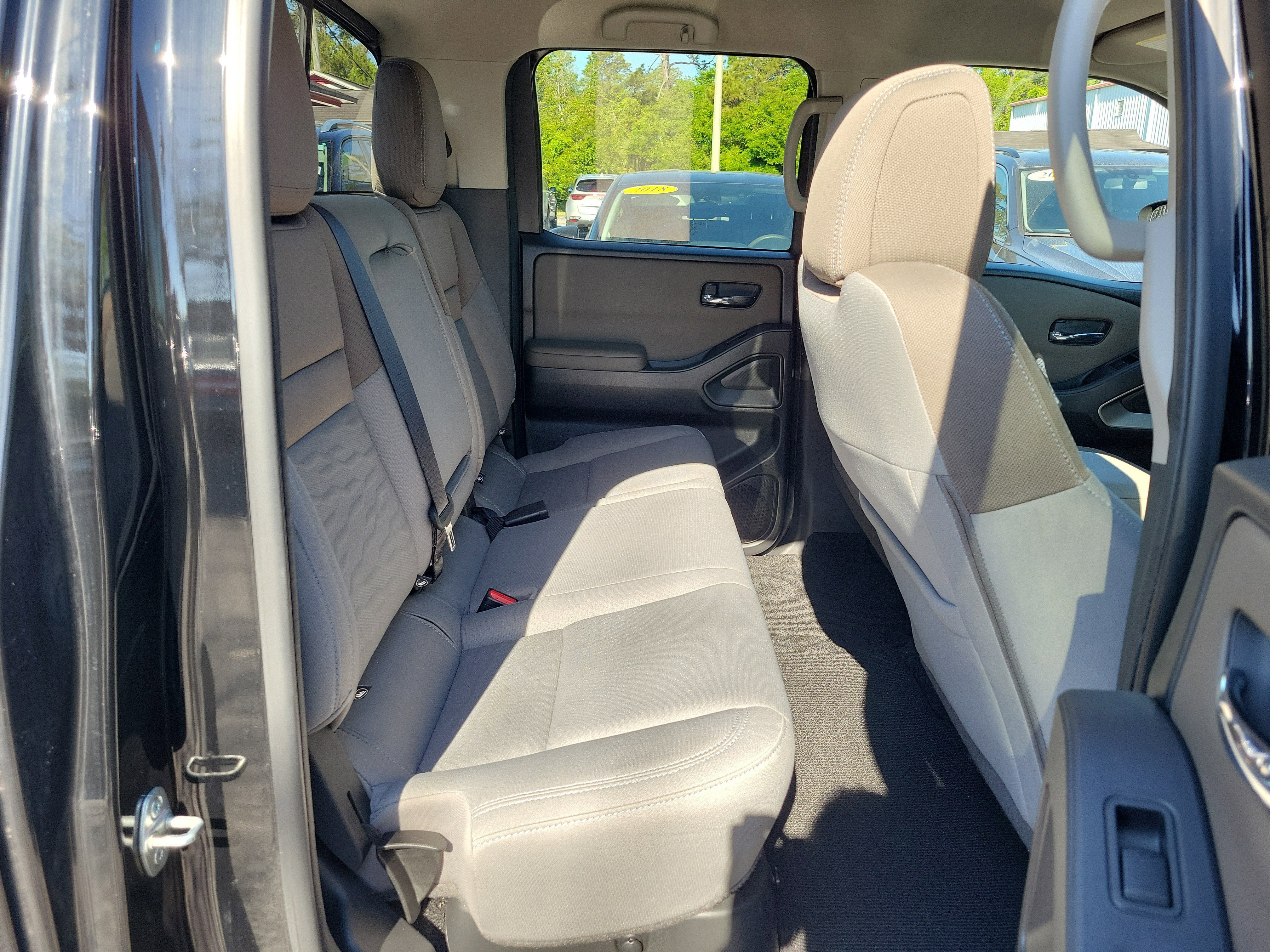 Used 2022 Nissan Frontier SV RWD image 12