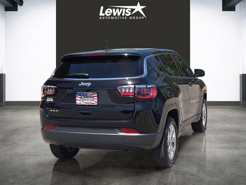 Used 2025 Jeep Compass Sport AWD/4WD image 4