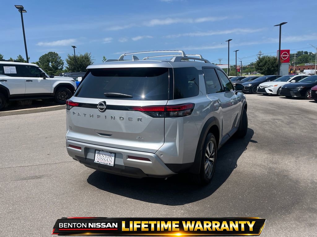 Used 2025 Nissan Pathfinder SL FWD image 8