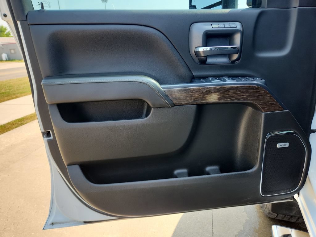 Used 2018 GMC Sierra 2500 Denali w/ Duramax Plus Package AWD/4WD image 15