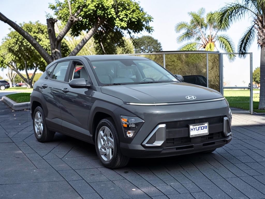 Used 2025 Hyundai Kona SE image 4