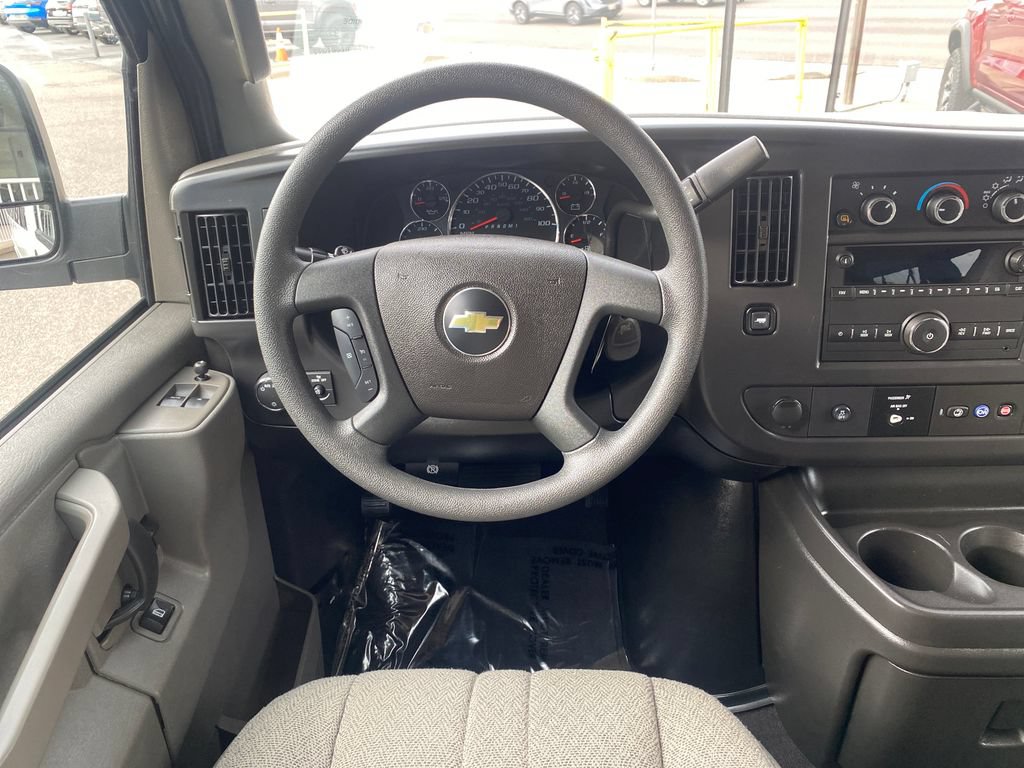 Used 2025 Chevrolet Express 3500 LT w/ LT Preferred Equipment Group RWD image 12