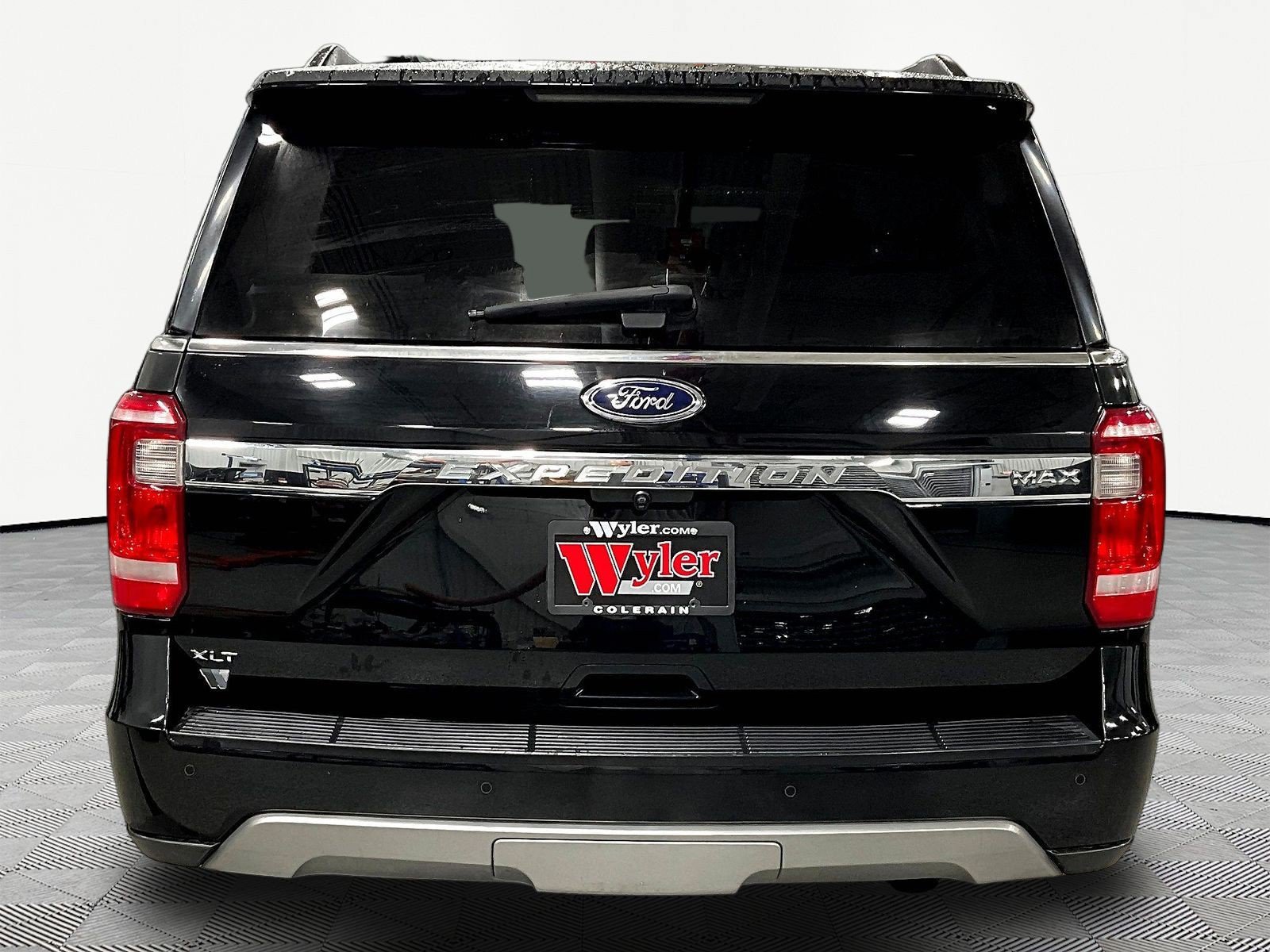 Used 2018 Ford Expedition Max XLT w/ Equipment Group 202A AWD/4WD image 5