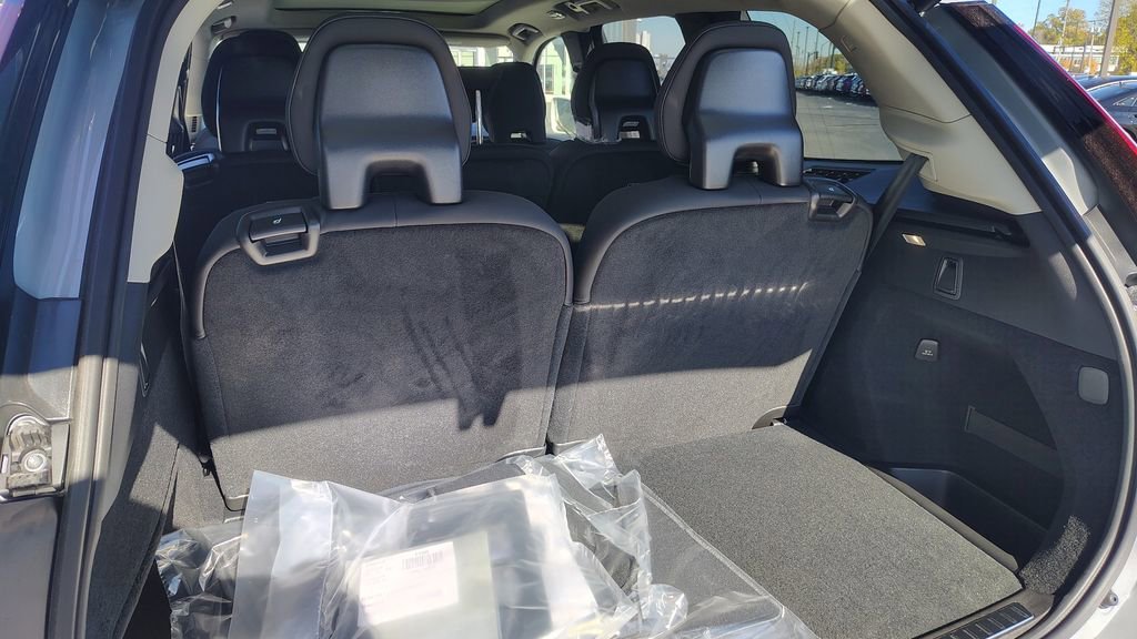 New 2026 Volvo XC90 B6 Plus image 35