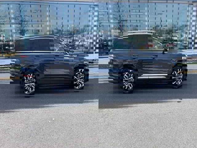 Used 2023 Lincoln Aviator Reserve w/ Elements Package Plus image 9