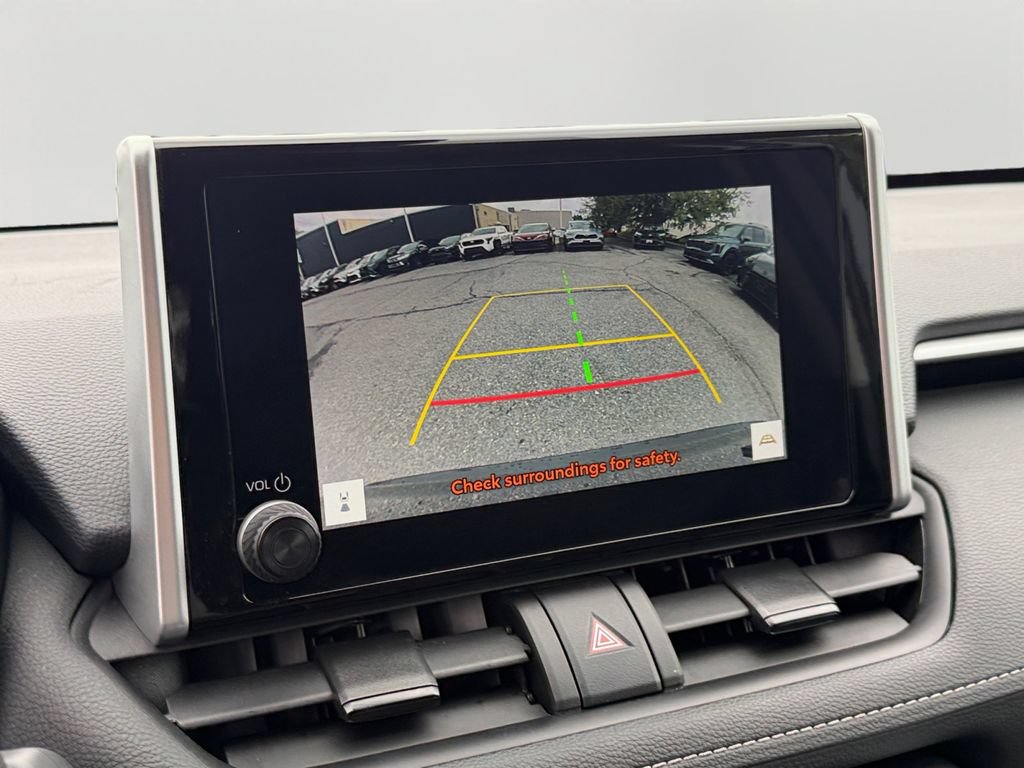 Used 2025 Toyota RAV4 XLE AWD/4WD image 22