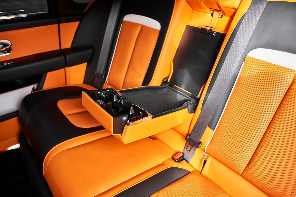 Used 2025 Rolls-Royce Cullinan AWD/4WD image 62