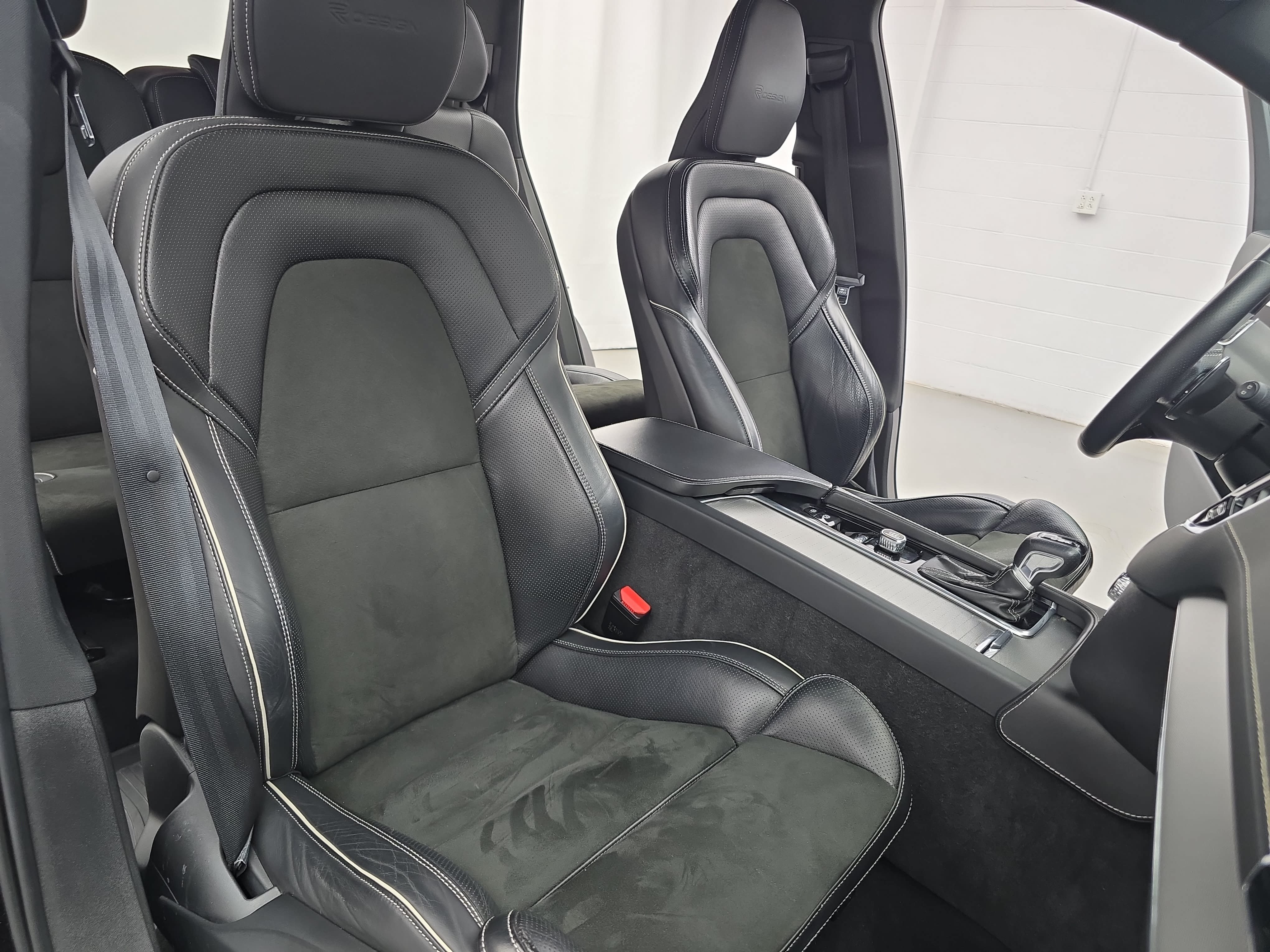 Used 2019 Volvo XC90 T6 R-Design w/ Advanced Package AWD/4WD image 12