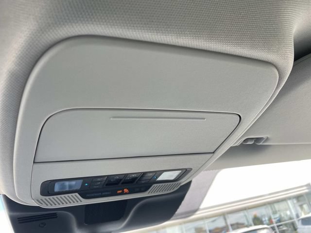 Used 2025 Ford Expedition Active AWD/4WD image 31
