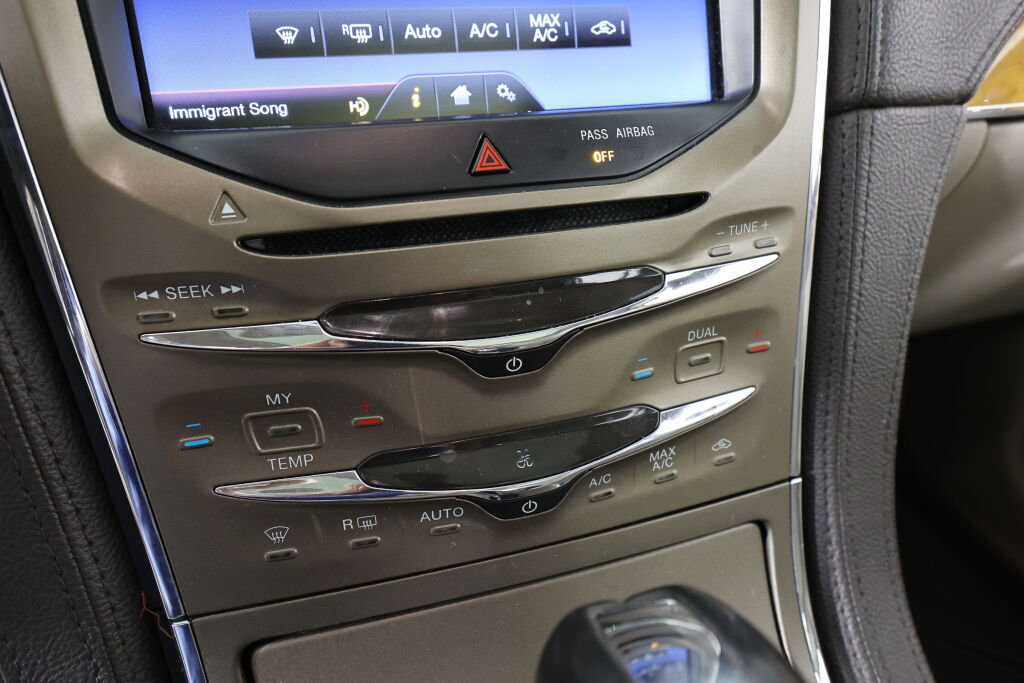 Used 2014 Lincoln MKX AWD w/ Equipment Group 102A image 38