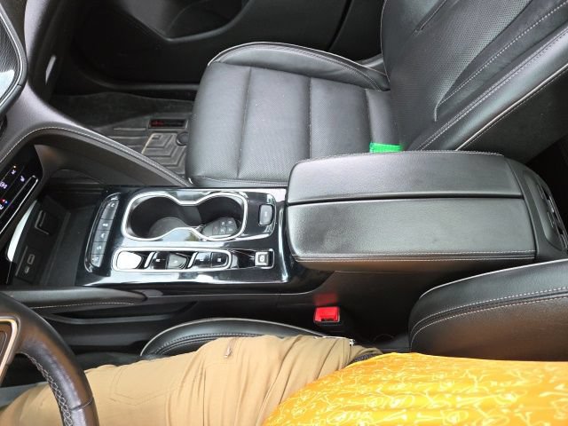 Used 2021 Buick Envision Essence w/ Sport Touring Package AWD/4WD image 63