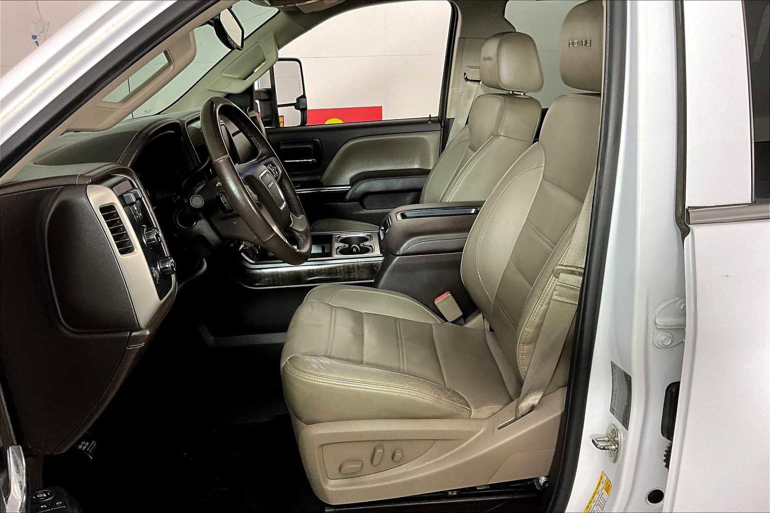 Used 2015 GMC Sierra 3500 Denali w/ Duramax Plus Package image 7