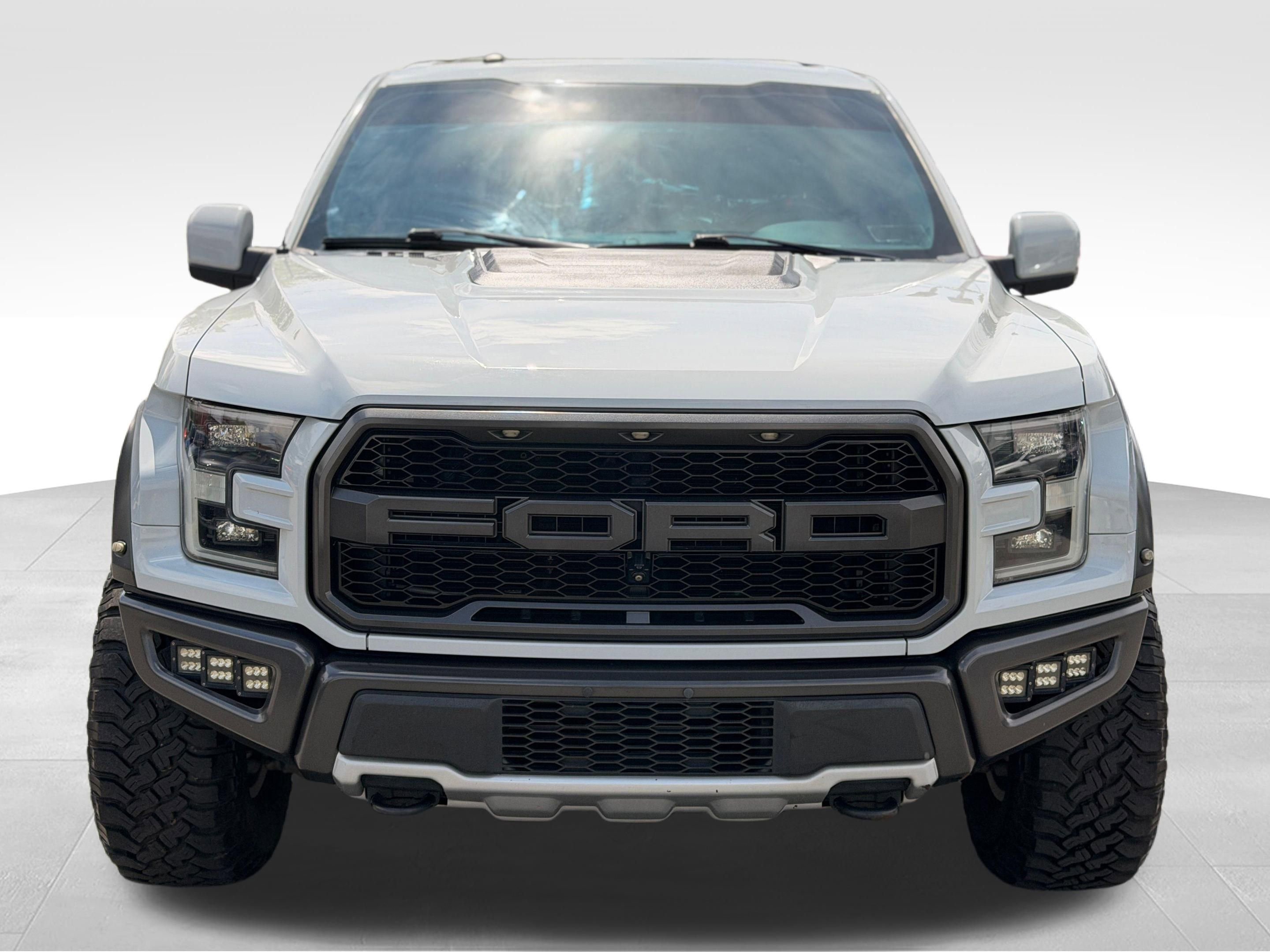 Used 2017 Ford F150 Raptor w/ Equipment Group 802A Luxury AWD/4WD image 2