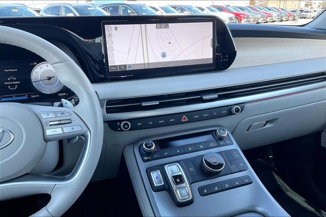 Used 2025 Hyundai Palisade Limited image 6