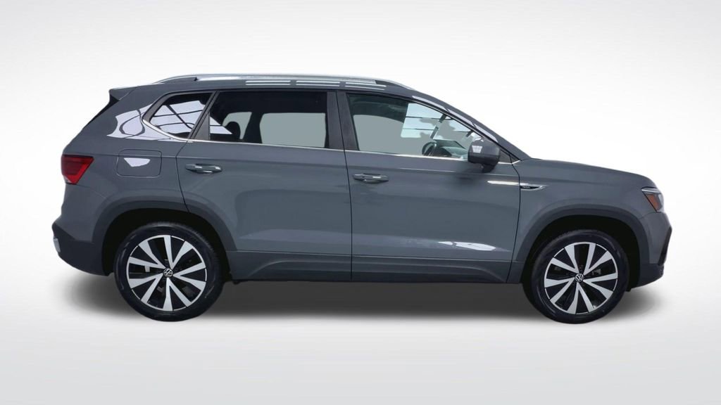 Used 2022 Volkswagen Taos SE w/ Driver Assistance Package AWD/4WD image 25