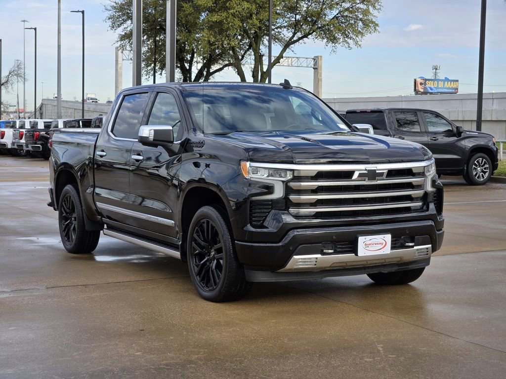 Used 2023 Chevrolet Silverado 1500 High Country w/ Technology Package image 3