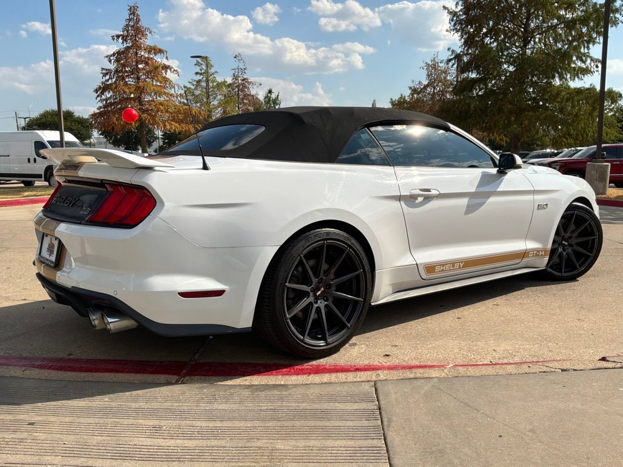 Used 2022 Ford Mustang GT Premium w/ GT Performance Package RWD image 9