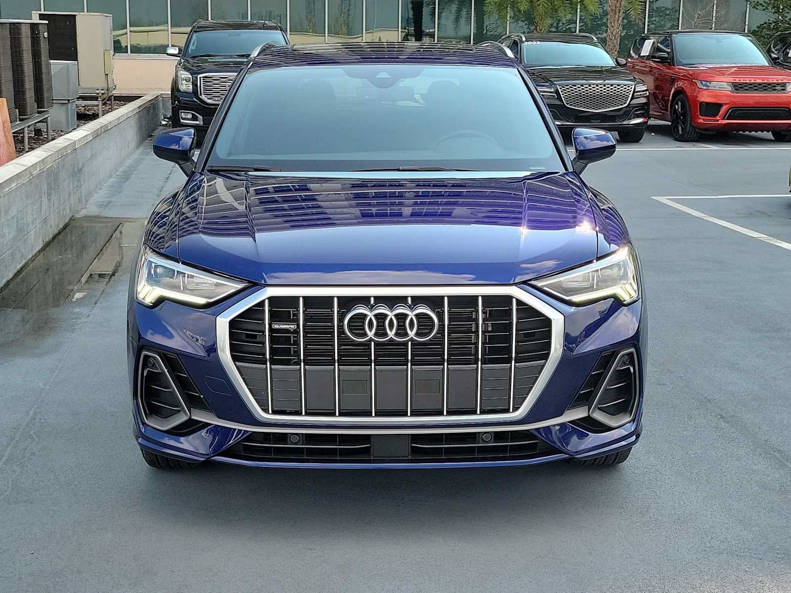 Certified 2025 Audi Q3 2.0T Premium AWD/4WD image 9