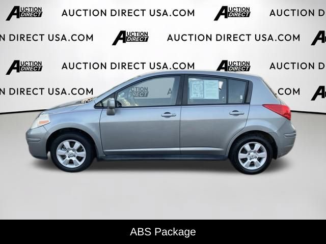 Used 2009 Nissan Versa Hatchback w/ Convenience Pkg FWD video 3