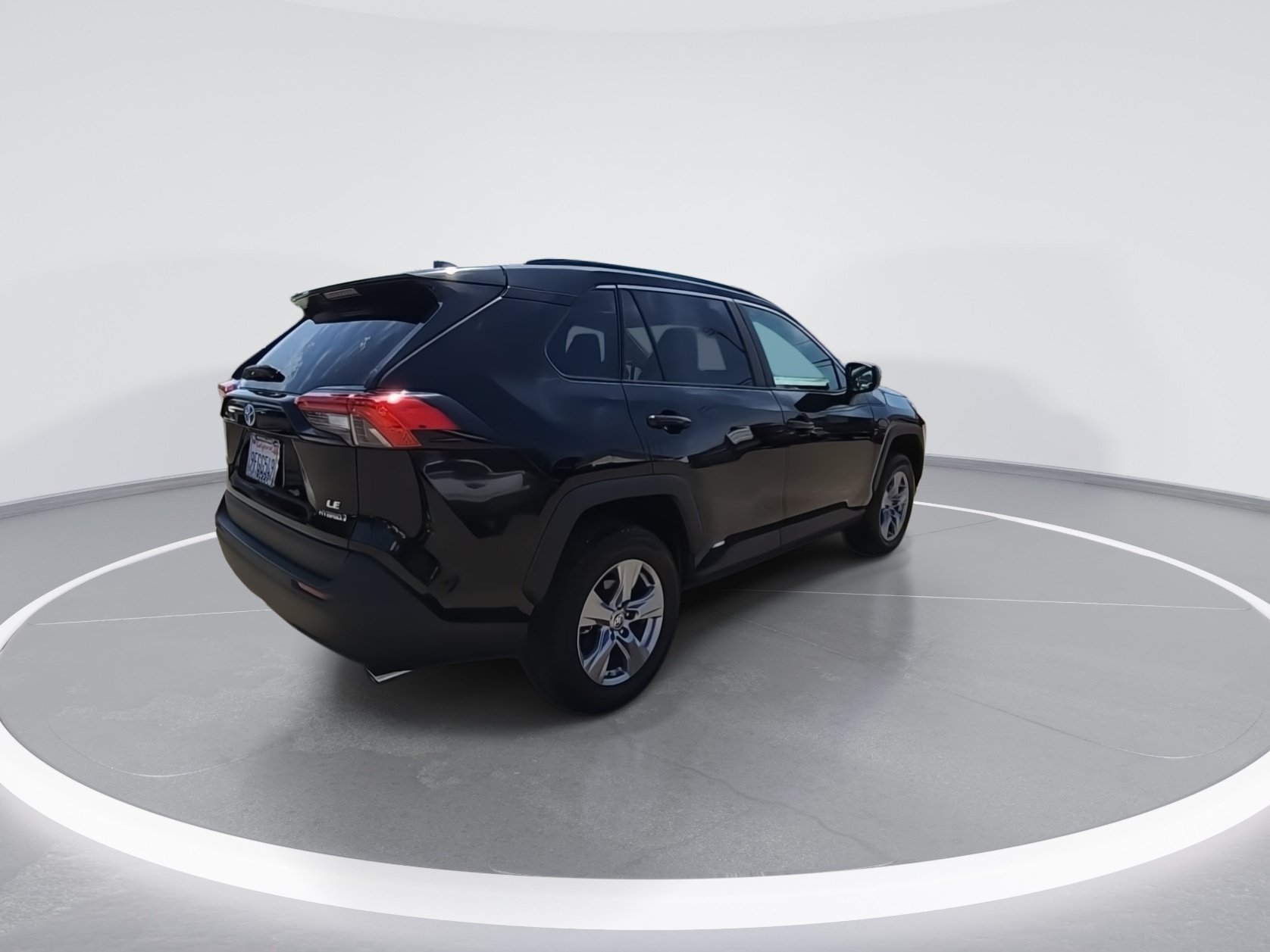 Used 2023 Toyota RAV4 LE AWD/4WD image 8