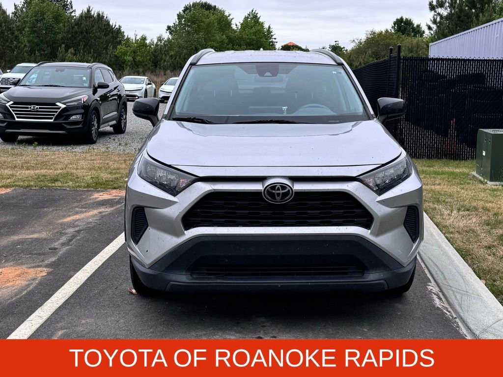 Used 2021 Toyota RAV4 LE FWD image 2