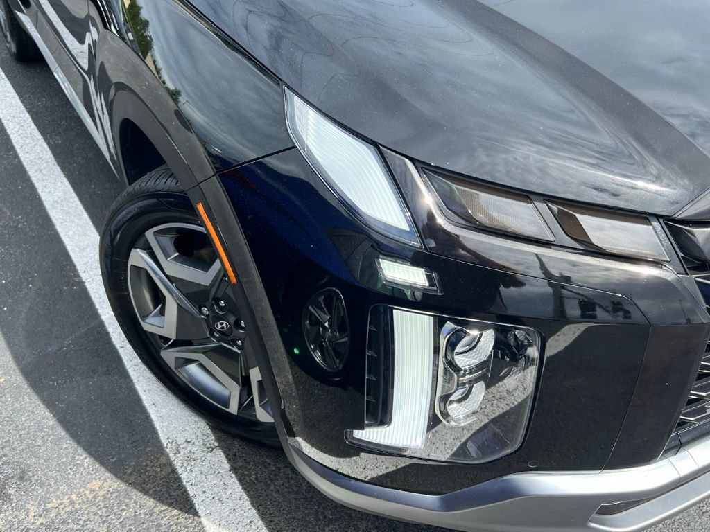 Used 2023 Hyundai Palisade Limited FWD image 3