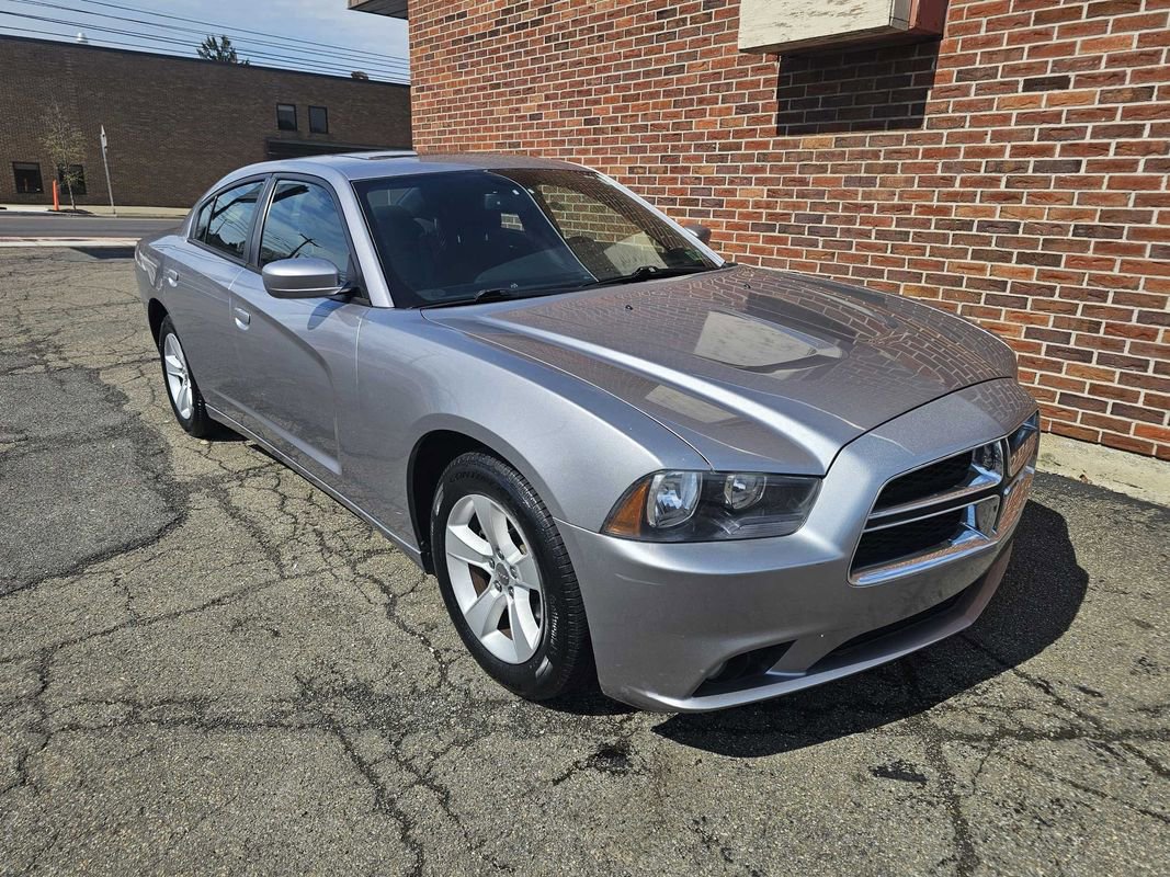 Used 2013 Dodge Charger SXT image 4