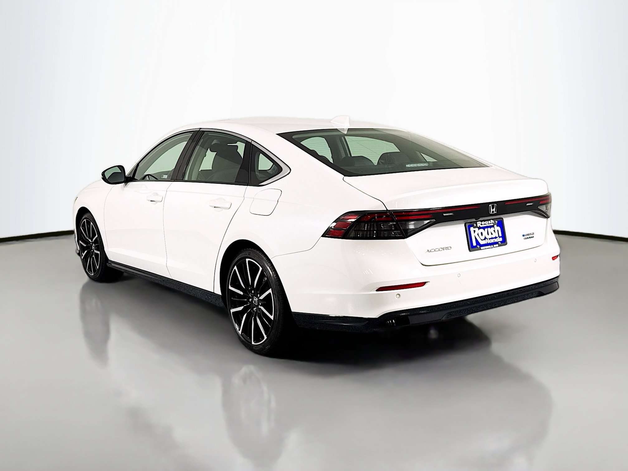 Certified 2025 Honda Accord Touring image 7