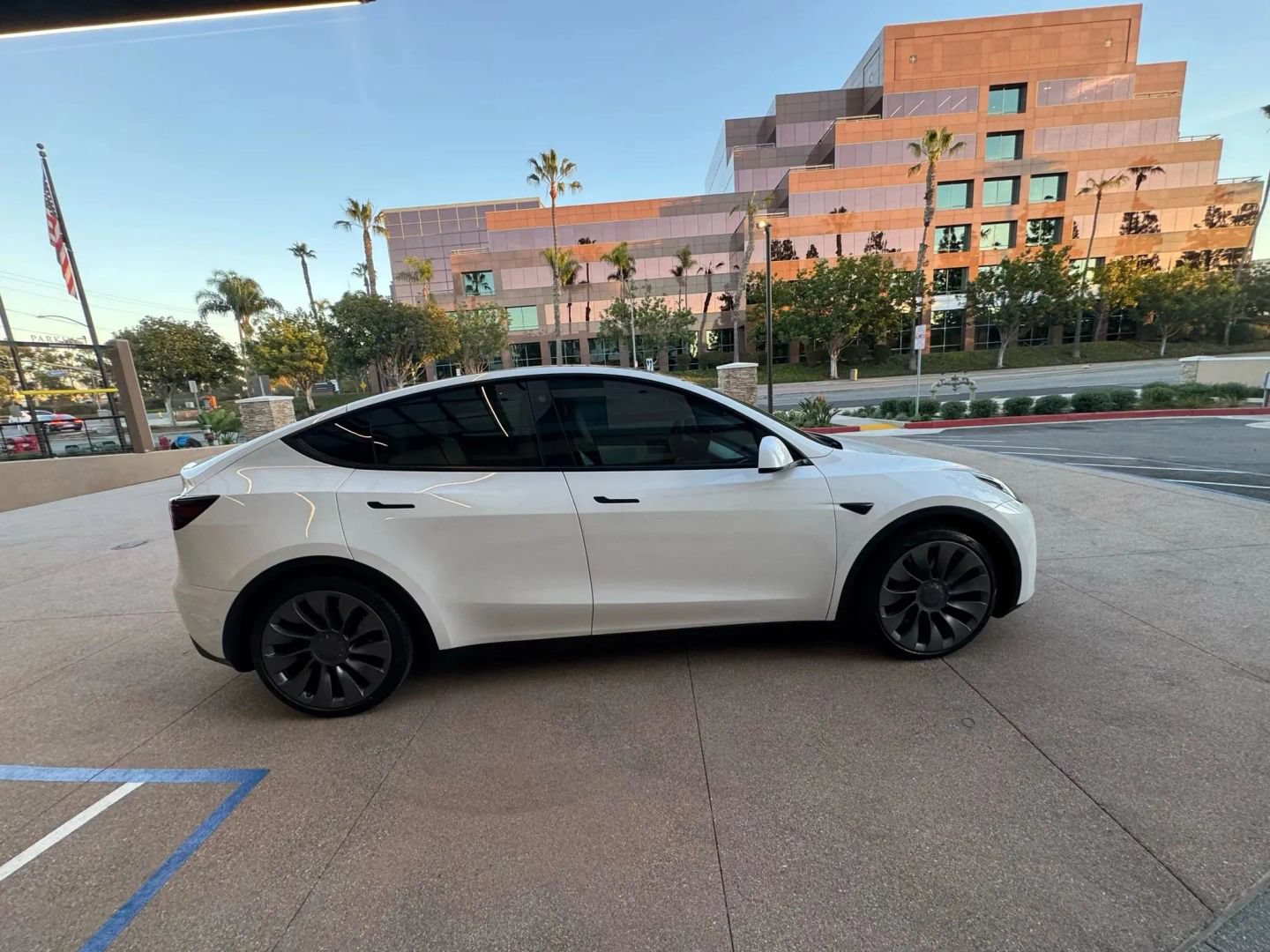 Used 2022 Tesla Model Y Performance AWD/4WD image 5