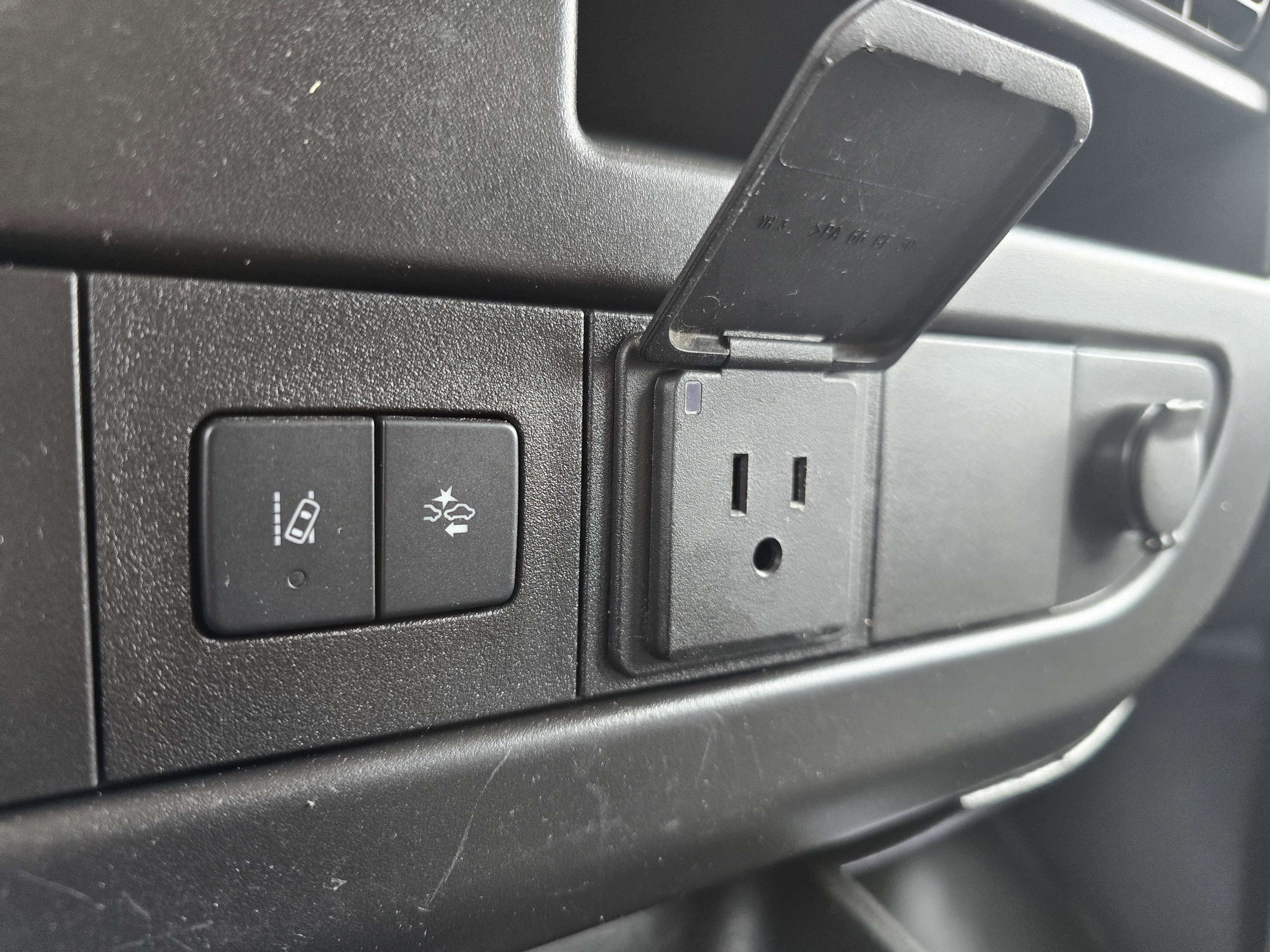 Used 2024 Chevrolet Express 3500 LS image 30