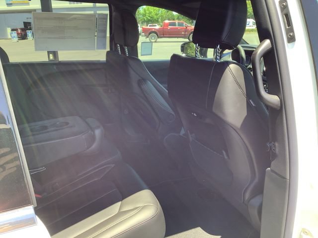New 2027 Chrysler Pacifica Select FWD image 34
