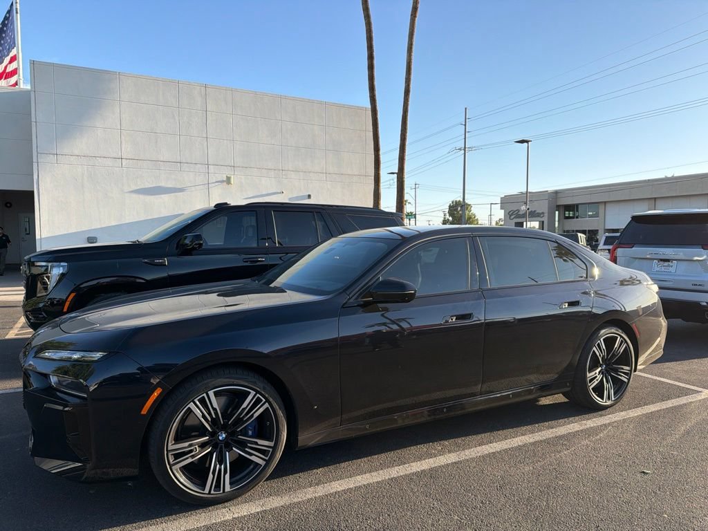 Used 2024 BMW 760i xDrive w/ Executive Package AWD/4WD image 2