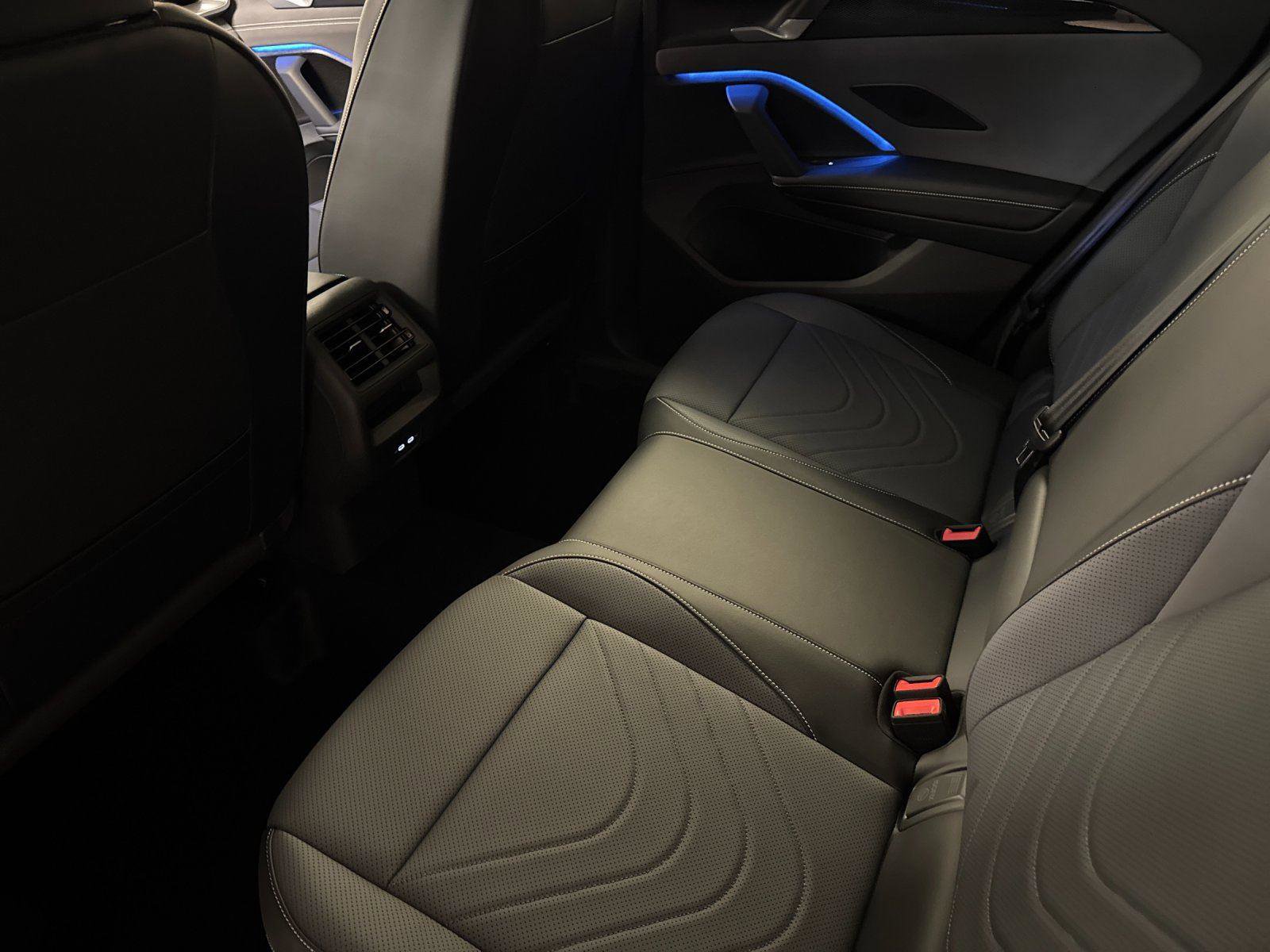 New 2026 Volkswagen Tiguan SE image 11