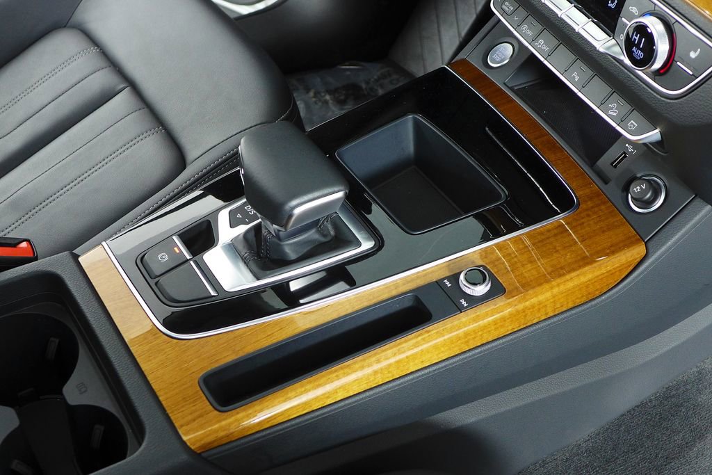 Used 2023 Audi Q5 2.0T Premium w/ Convenience Package image 15