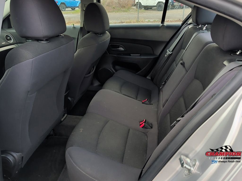 Used 2015 Chevrolet Cruze LT image 14