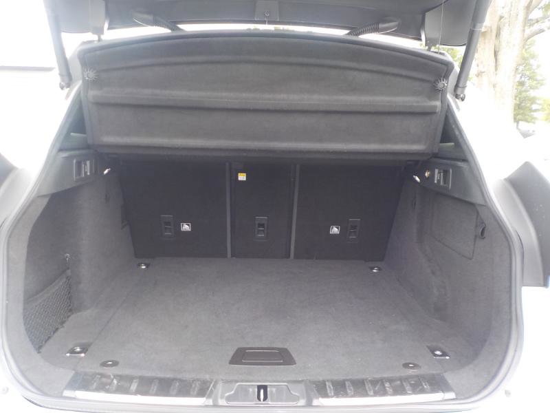 Used 2019 Jaguar F-PACE Prestige image 32