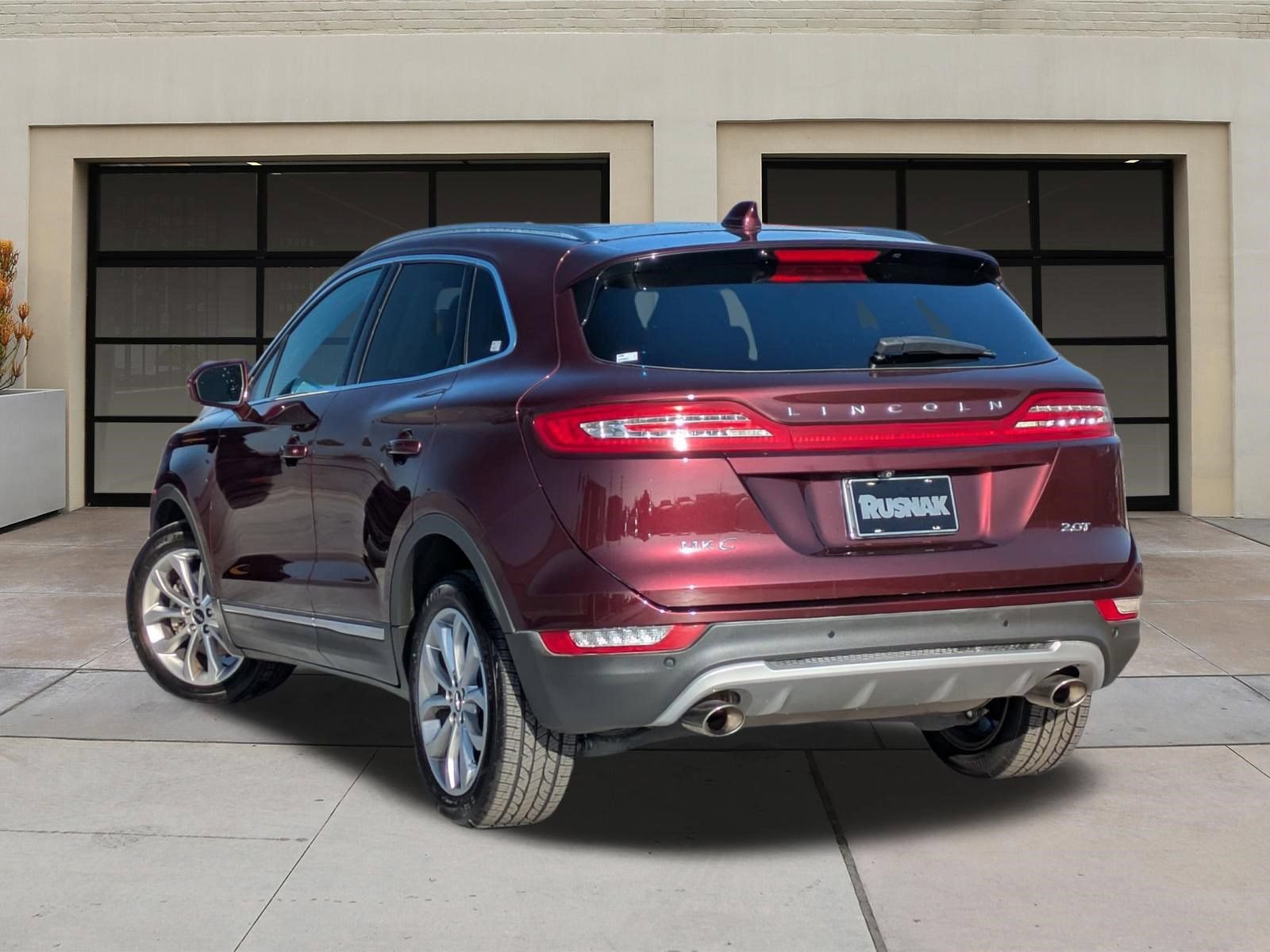 Used 2017 Lincoln MKC Select w/ Select Plus Package FWD image 2