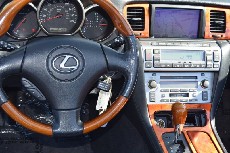 Used 2004 Lexus SC 430 Convertible image 29