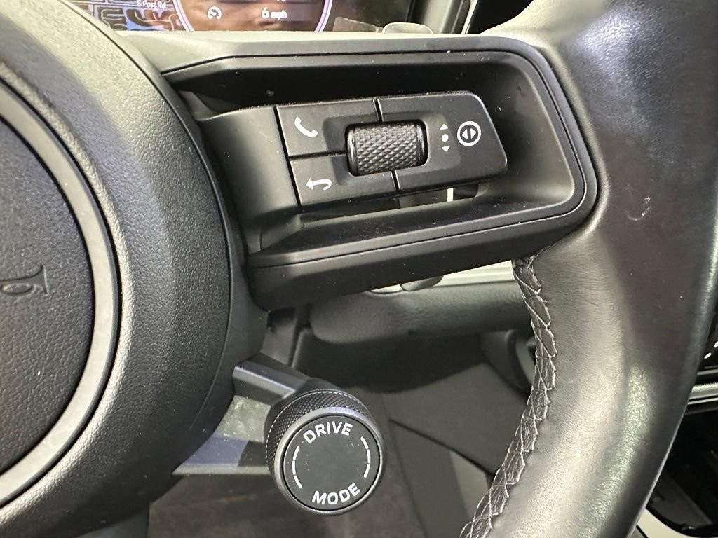 Certified 2024 Porsche Cayenne AWD/4WD image 23