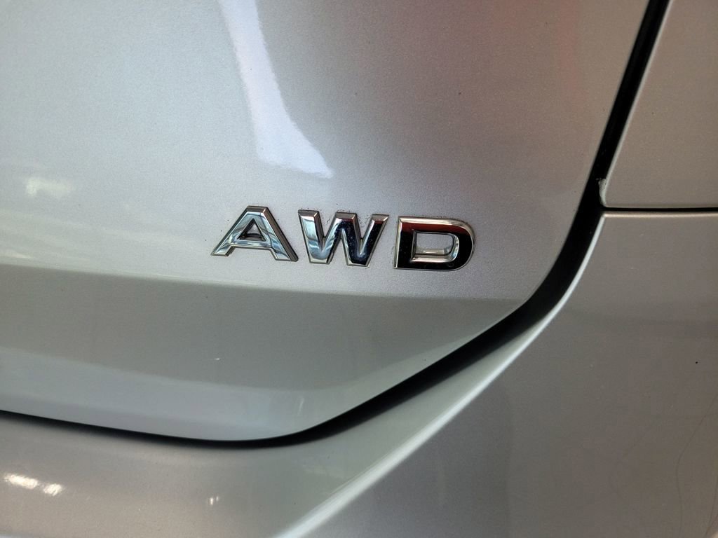 Used 2015 Nissan Rogue S image 11