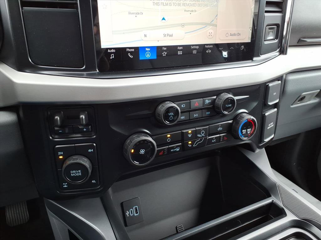 New 2026 Ford F250 XLT w/ XLT Premium Package AWD/4WD image 17