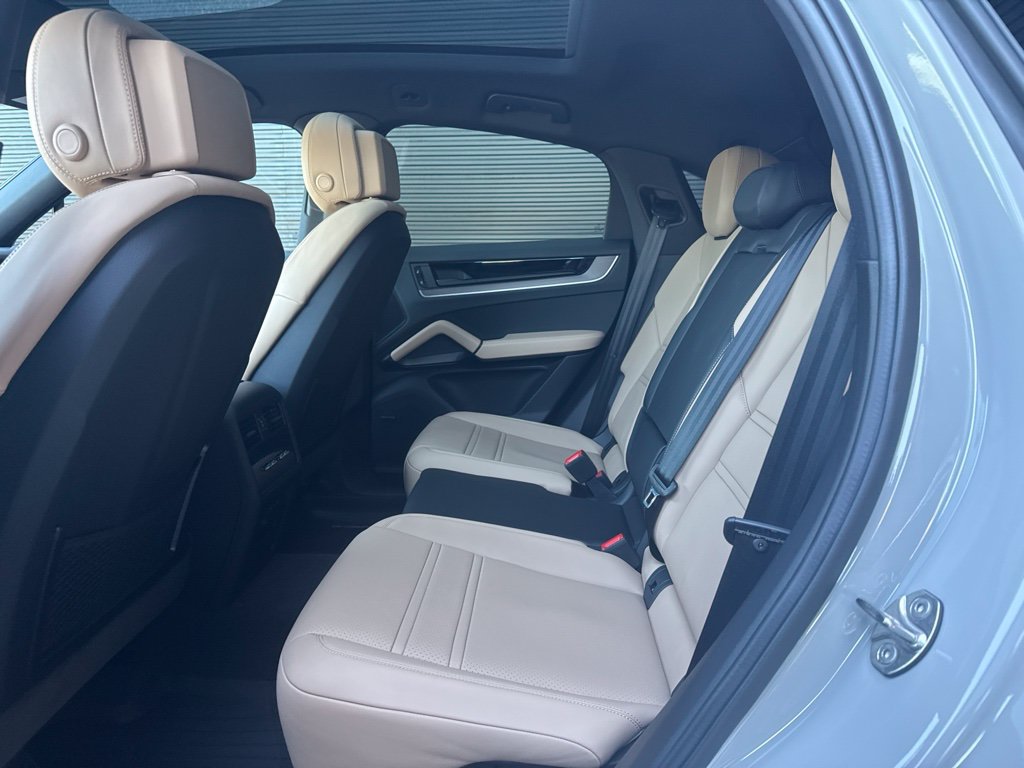 Certified 2026 Porsche Cayenne Coupe AWD/4WD image 8