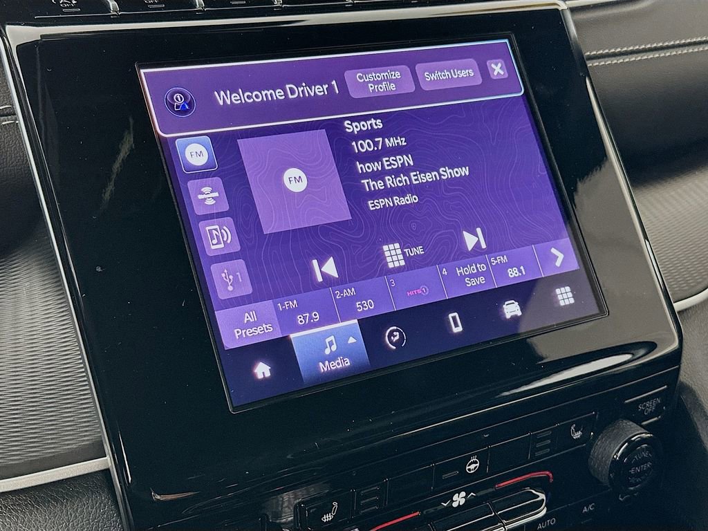 Certified 2025 Jeep Grand Cherokee Laredo w/ Luxury Tech Group I image 24